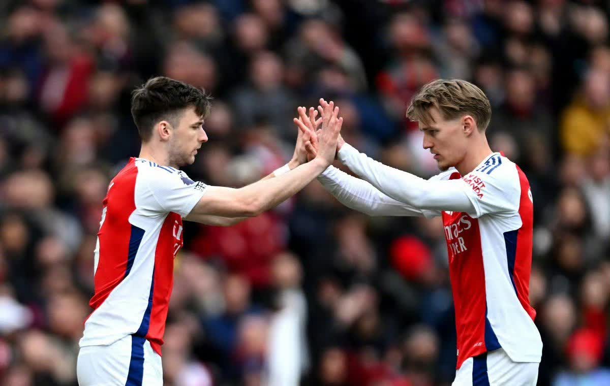 包含利物浦碾压英格兰,阿尔瓦雷斯状态火热的词条 包含利物浦碾压英格兰,阿尔瓦雷斯状态火热的词条