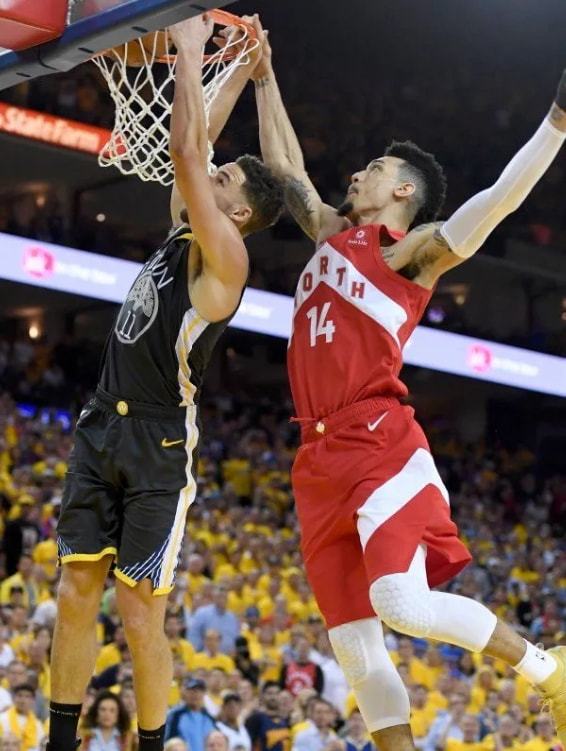 包含山东队翻盘猛龙，克莱状态火热的词条