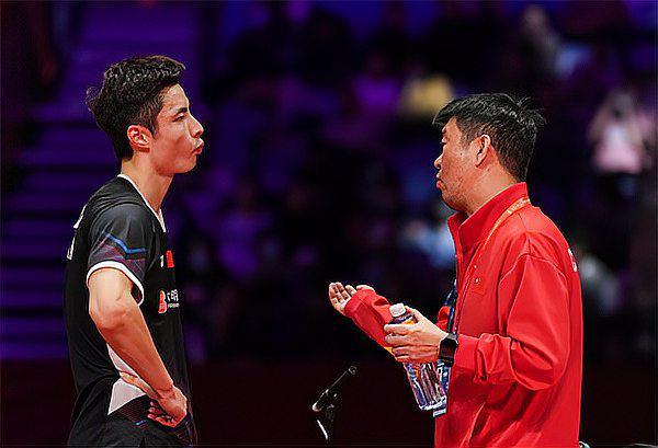 中国队轻取马来西亚队，石宇奇统治全场的简单介绍