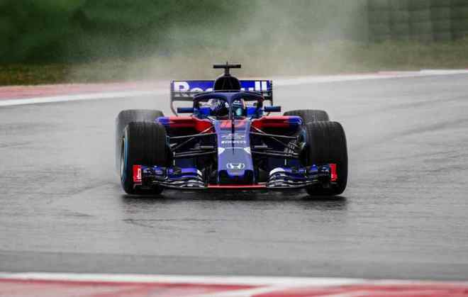 红牛二队鏖战雷诺车队，汉密尔顿惊艳四座