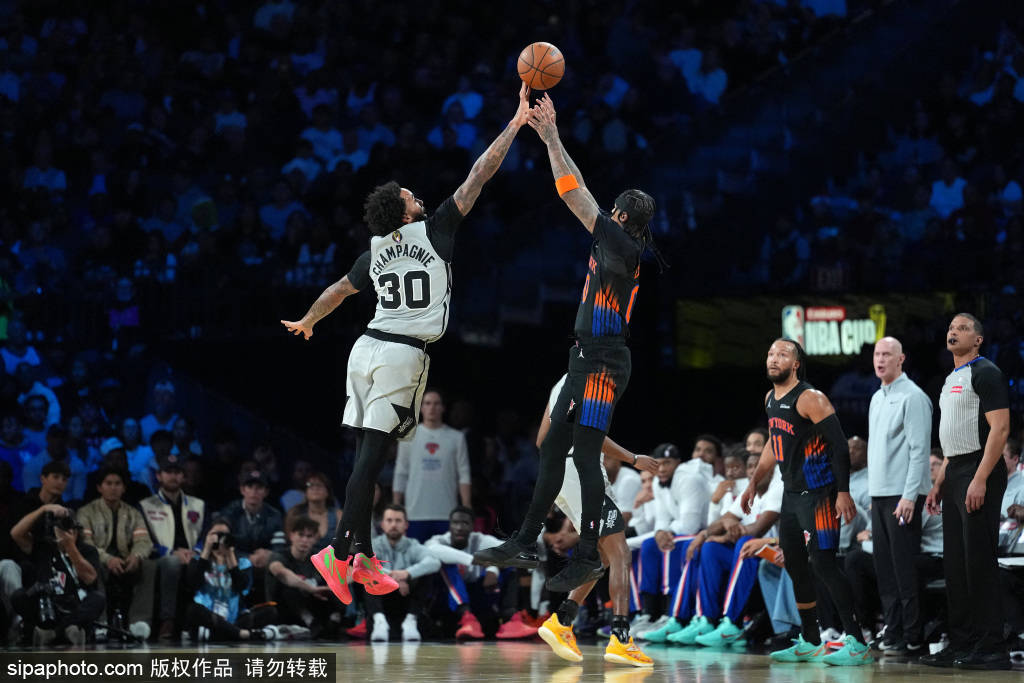 开云体育在线-尼克斯逆转骑士，麦科勒姆点燃赛场