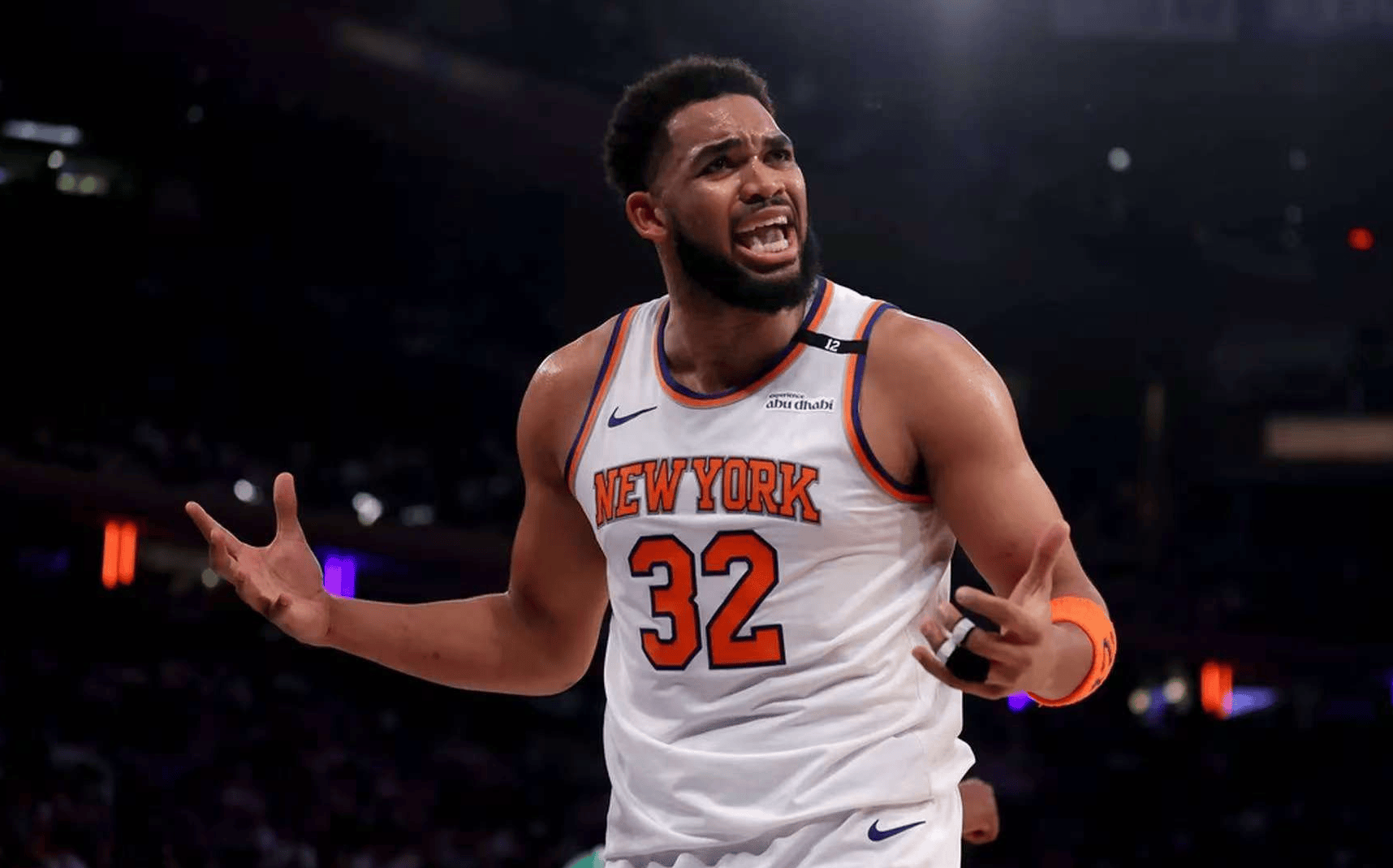 尼克斯逆转骑士，麦科勒姆点燃赛场